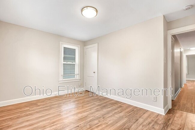 Building Photo - 1499 Briarwood Ave