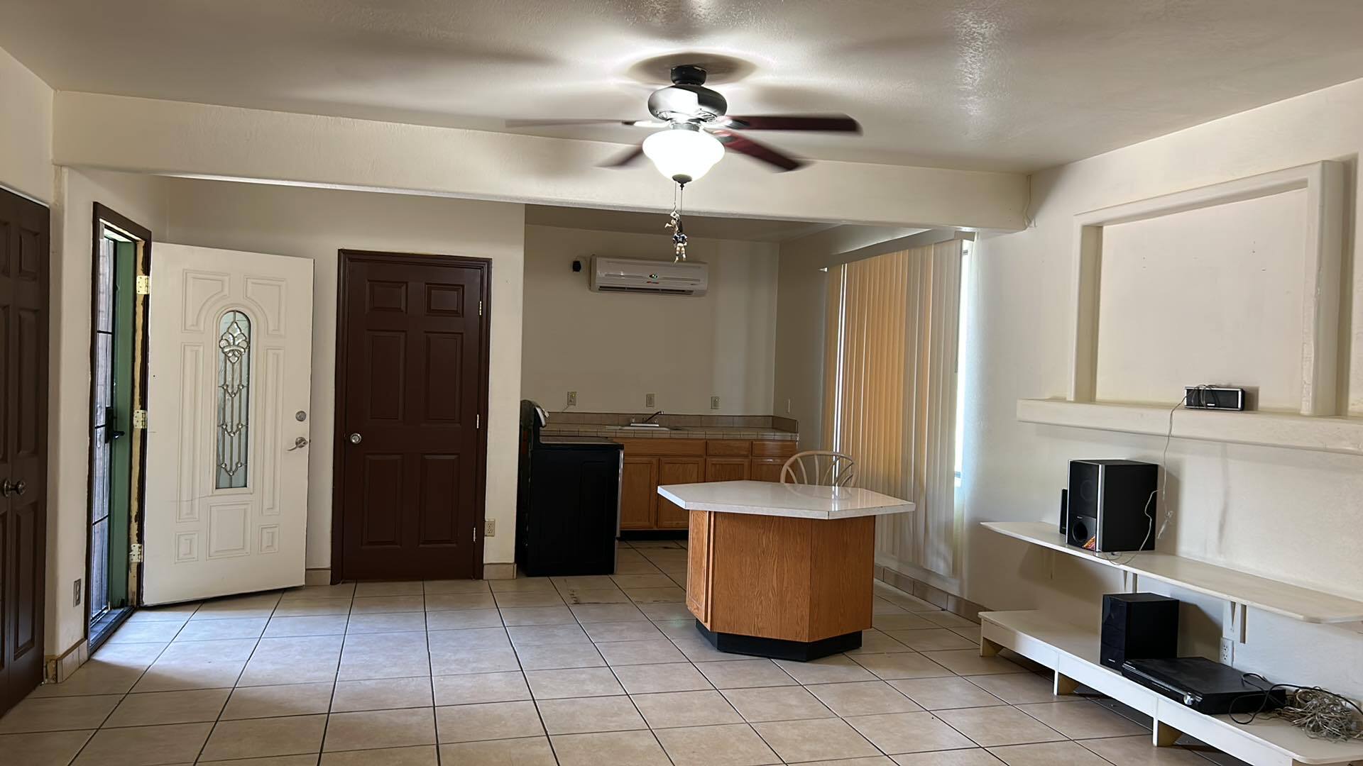 Building Photo - 1175 Avenida Gandara