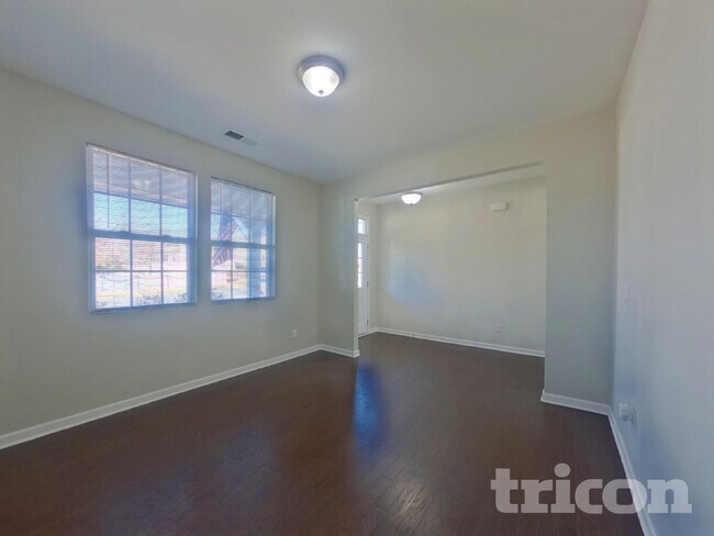 Building Photo - 1418 Kings Grove Dr