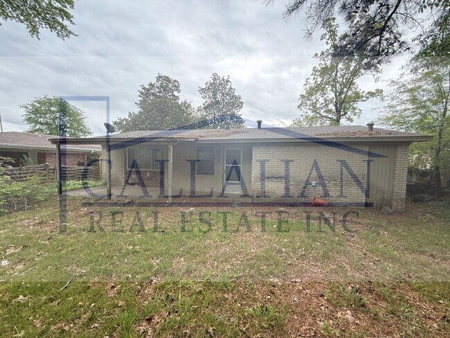 Building Photo - Updated NLR Home