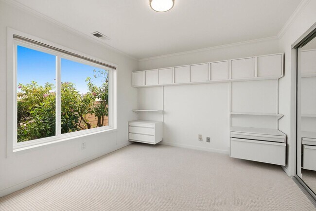Building Photo - 45 Graystone Terrace