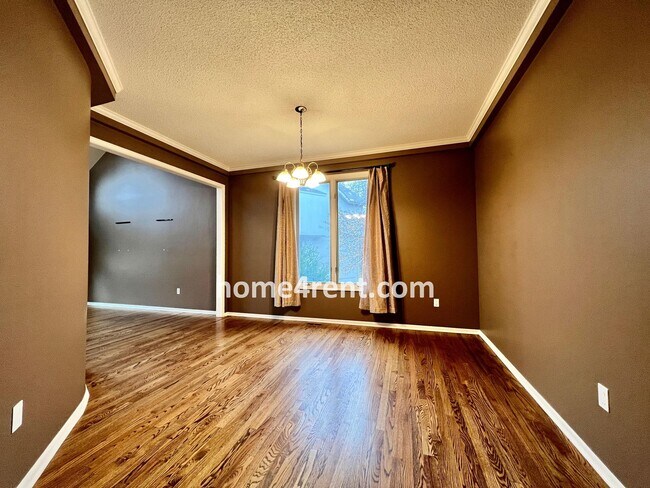 Building Photo - Beautiful Four Bedroom Home in Blue Valley...