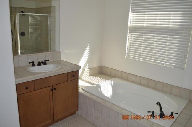 Building Photo - 2725 Amalfi