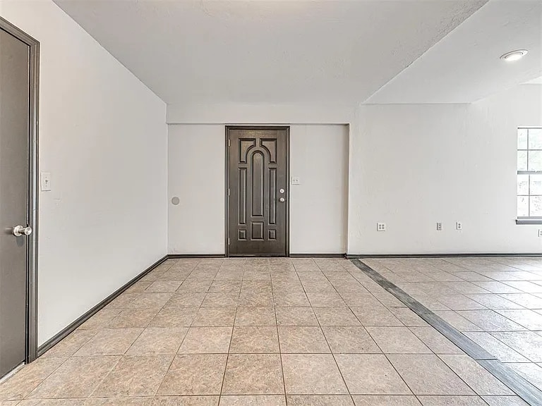 Building Photo - 535 N Patchin Ave