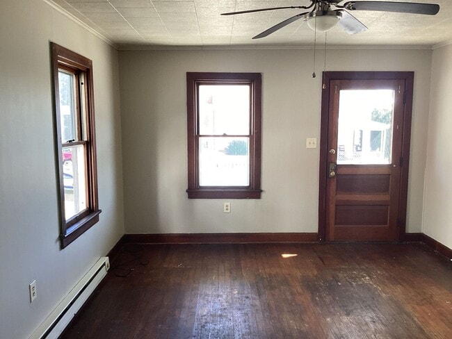 Building Photo - Charming 3-Bedroom, 1-Bathroom Single-Fami...