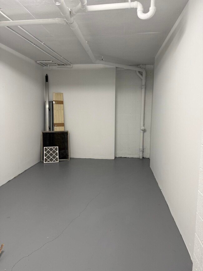 Building Photo - 1503 Belmont Pl