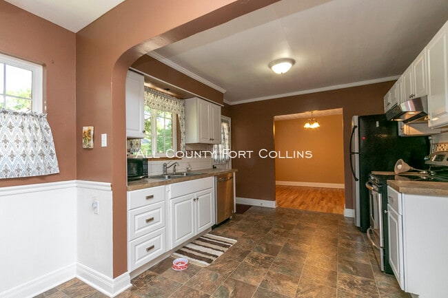 Building Photo - Upscale Glenmere Park Bungalow