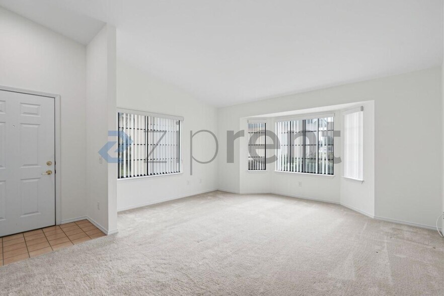 Building Photo - Unit