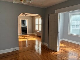 Building Photo - 257 Sheffield Ave
