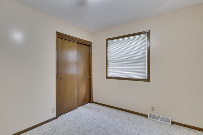 Building Photo - 2219 N 127th Cir