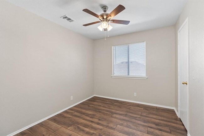 Building Photo - 403 Lakemont Dr