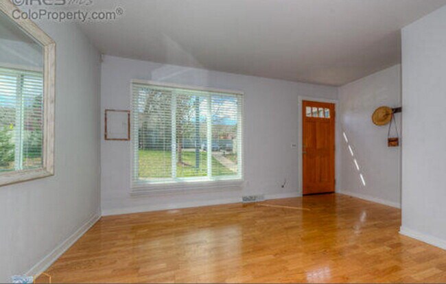 Building Photo - Beautiful Townhouse in Boulder!