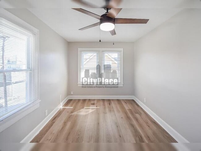 Building Photo - 752 Cottage Ave