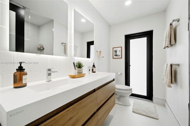 Building Photo - 8341 SW 87th Terrace