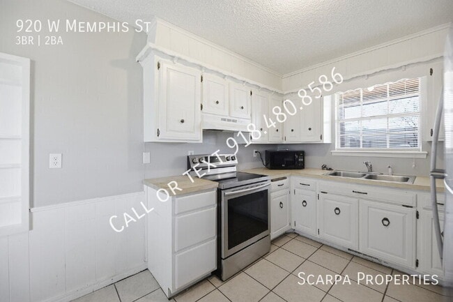 Building Photo - 920 W Memphis St