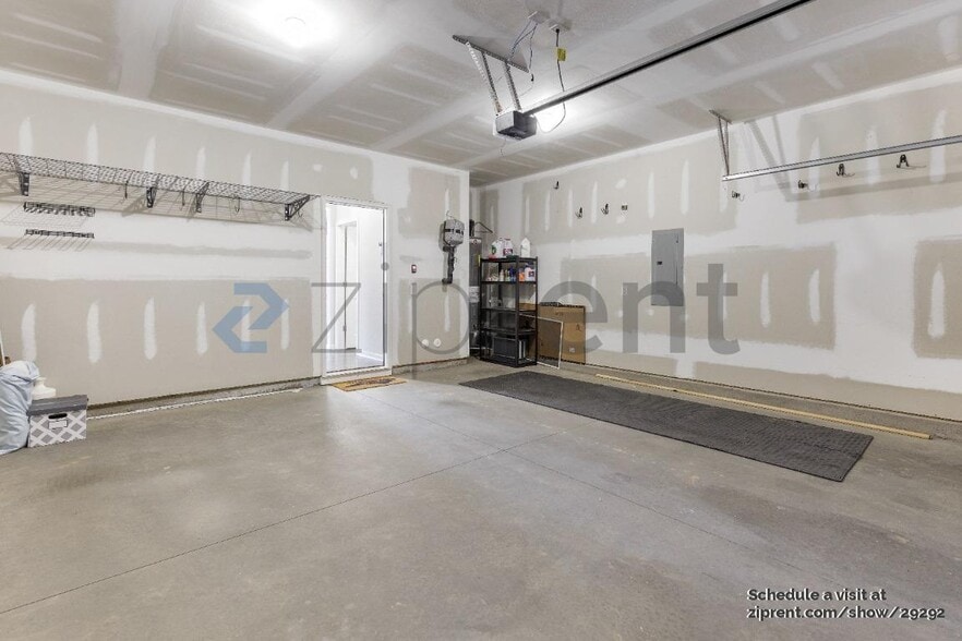 Building Photo - Unit