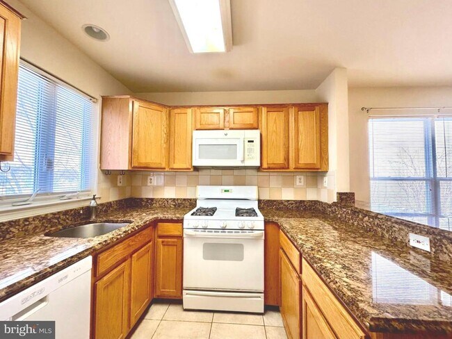 Building Photo - 22006 Stone Pier Ln