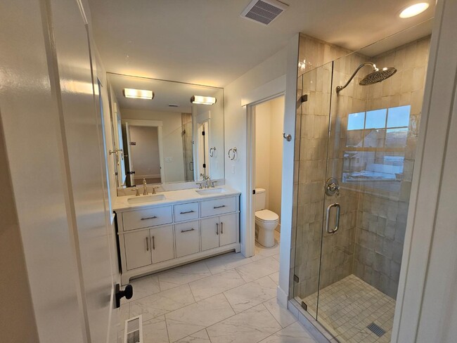 Building Photo - 68 S 250 E