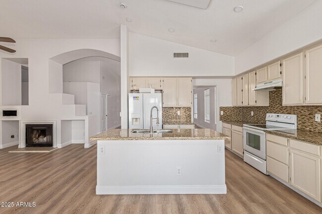 Building Photo - 15213 N 55th Way