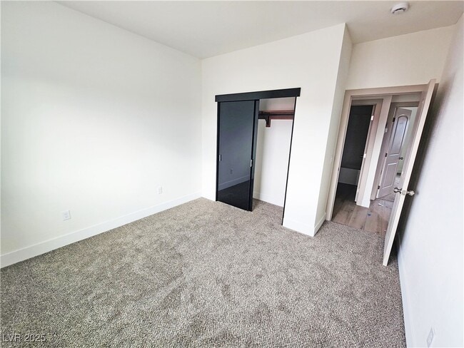 Building Photo - 1340 E Arrowhead St