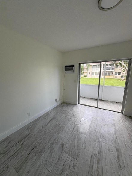 Building Photo - 58 Norwich C