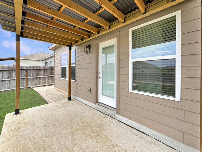 Building Photo - 13019 Heathers Elm