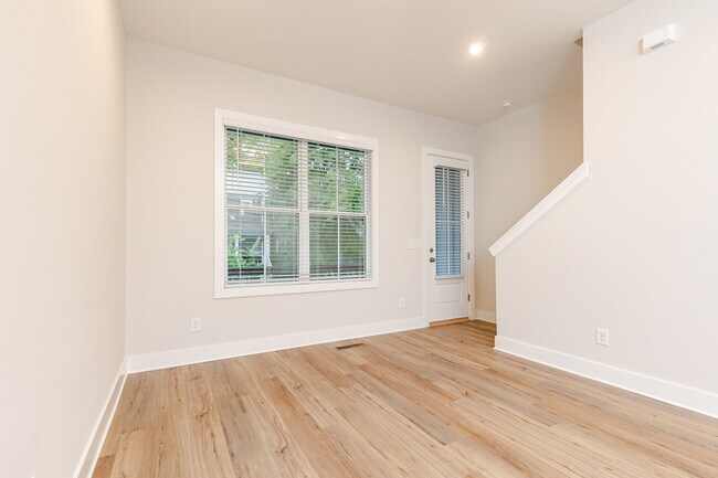 Building Photo - 84 Adore Ct SE