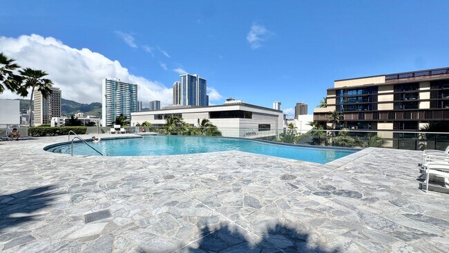 Building Photo - 2 BED/2 BATH FURNISHED UNIT AT HIGHLY DESI...
