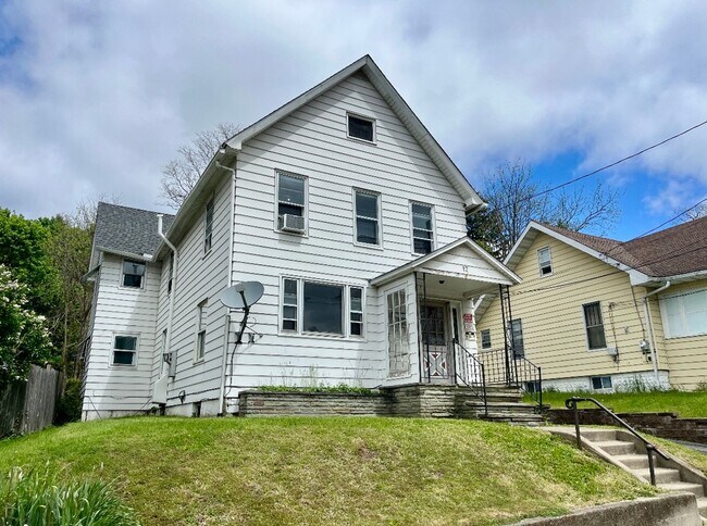Building Photo - 12 Cypress St