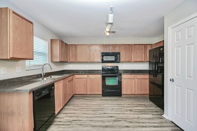 Building Photo - Large 4BD/2.5BA Home in Cabarrus Crossing!