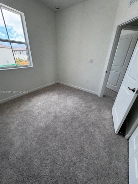 Building Photo - 2825 SE 25th Ave