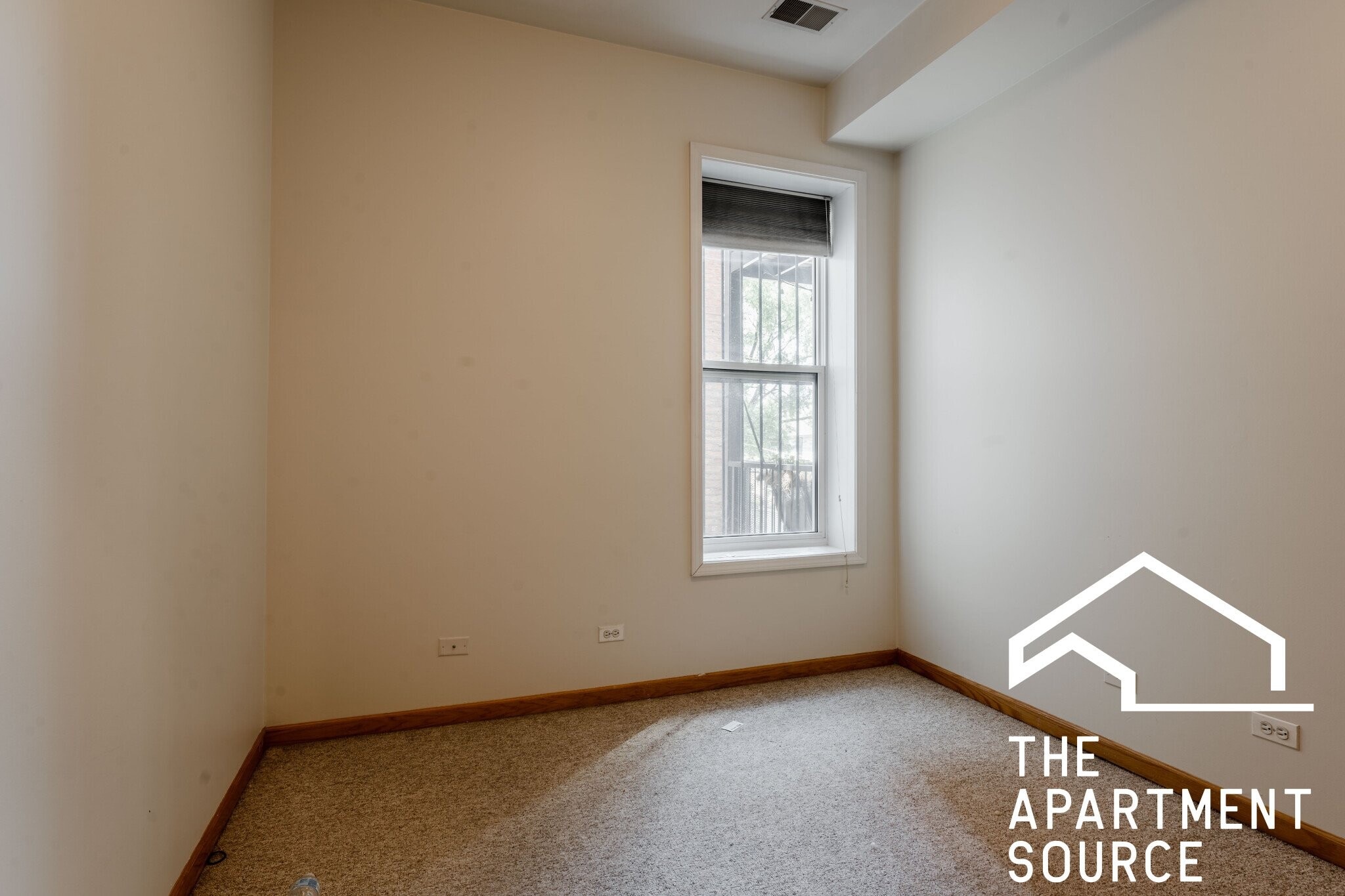 Building Photo - 1446 N Leavitt St
