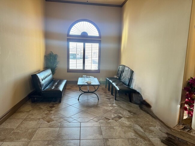 Building Photo - Premium home over looking the elko golf course.