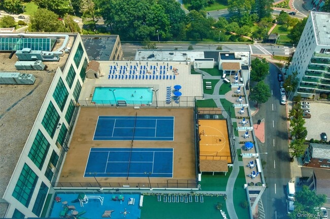 Building Photo - 10 City Pl