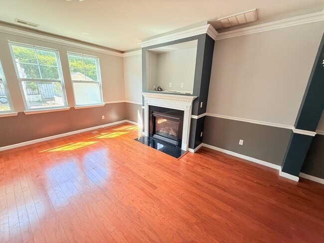 Building Photo - 915 Oglethorpe Dr