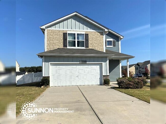 Building Photo - Charming 4 Bed, 3 Bath Home Corner Lot in Indian Trail!