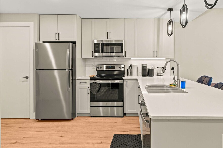 Building Photo - 916 N Delaware Ave