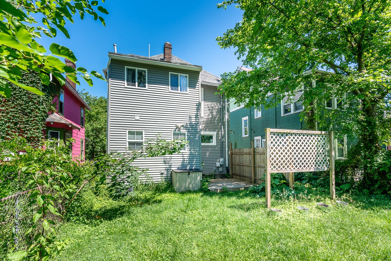 Exterior - Backyard - 2435 Summit St