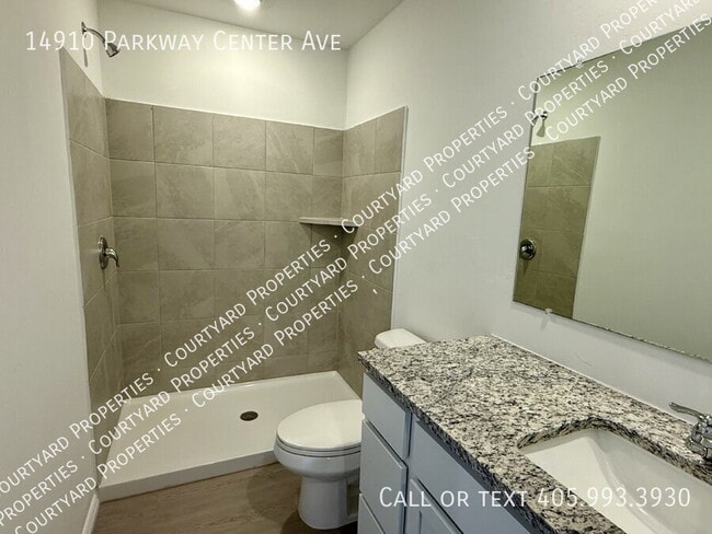 Building Photo - 14910 Parkway Center Ave