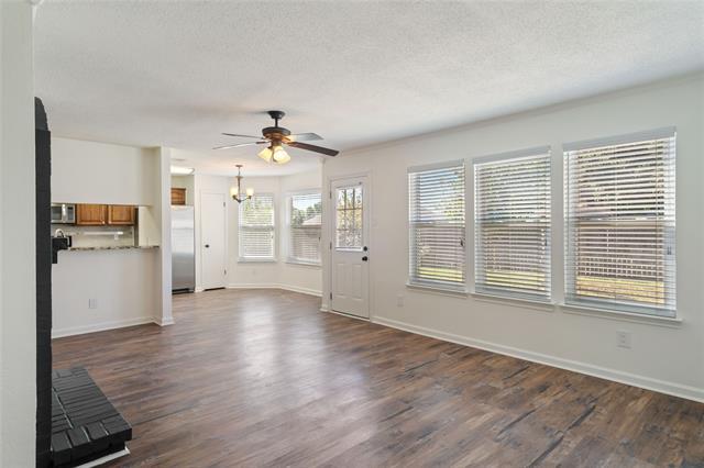 Building Photo - 2113 Live Oak Dr