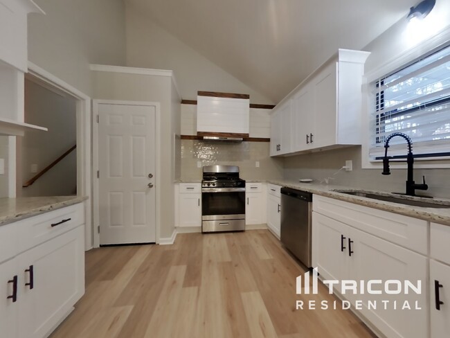 Building Photo - 278 Shalloway Dr NE