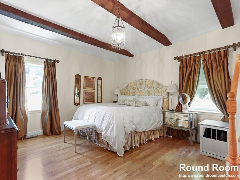 Building Photo - 66 Saunders St