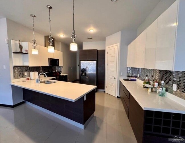 Building Photo - 25 Balboa Ave