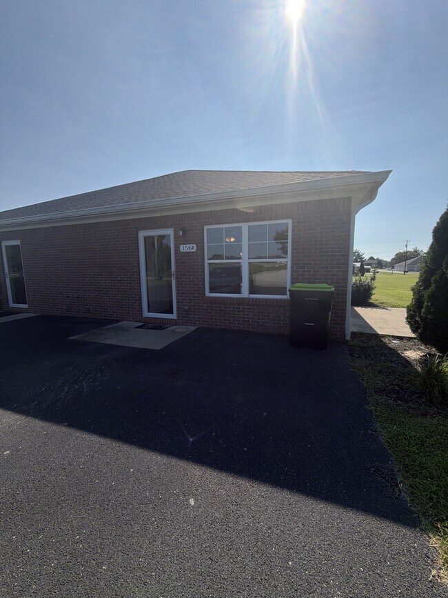Building Photo - 156 Stokes Rd