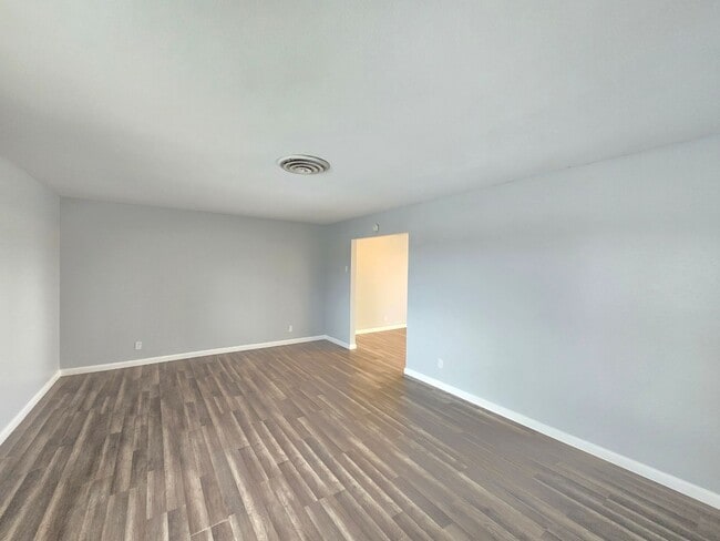 Building Photo - For Rent: Spacious 4-Bedroom / 3 Full bathrooms /  Home with Covered Patio & Modern Upgrades