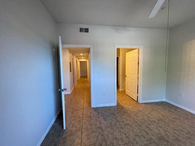 Building Photo - 6033 Westgate Dr