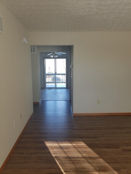 Building Photo - 7614 Stonebridge Golf Dr