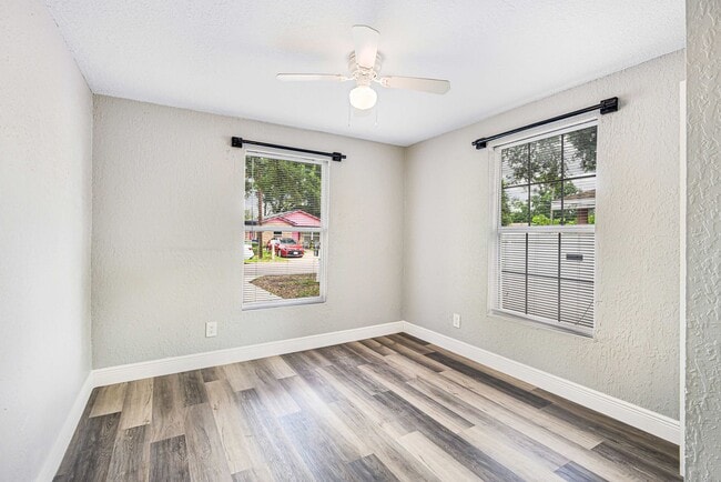 Building Photo - Charming 3-Bedroom Home with Renovated Int...