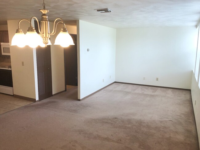 Building Photo - Latrobe Apartments