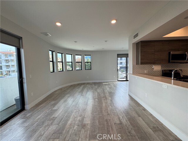 Building Photo - 4383 N Sepulveda Blvd